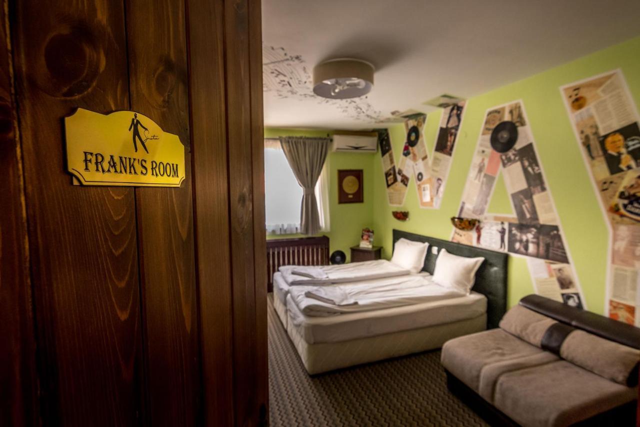 Tihiat Kut Complex Hotel Kyustendil Bagian luar foto