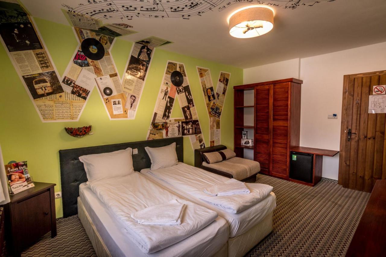 Tihiat Kut Complex Hotel Kyustendil Bagian luar foto