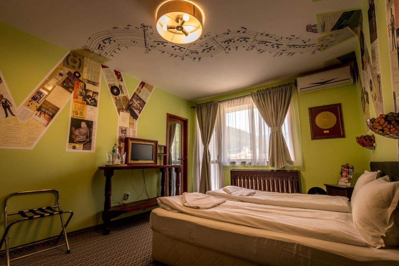 Tihiat Kut Complex Hotel Kyustendil Bagian luar foto