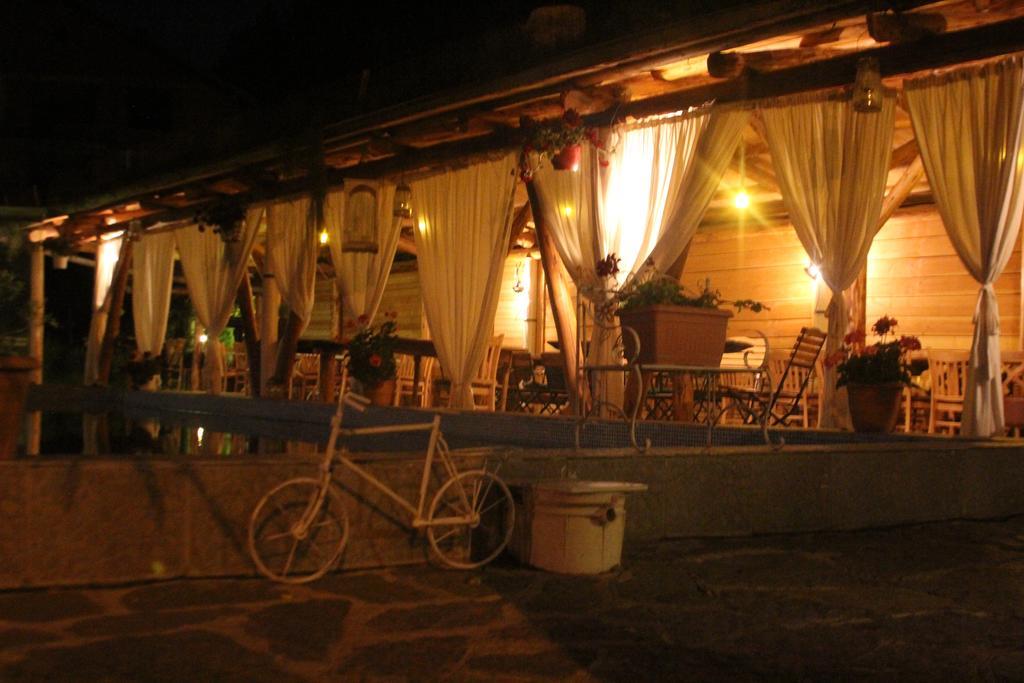 Tihiat Kut Complex Hotel Kyustendil Bagian luar foto
