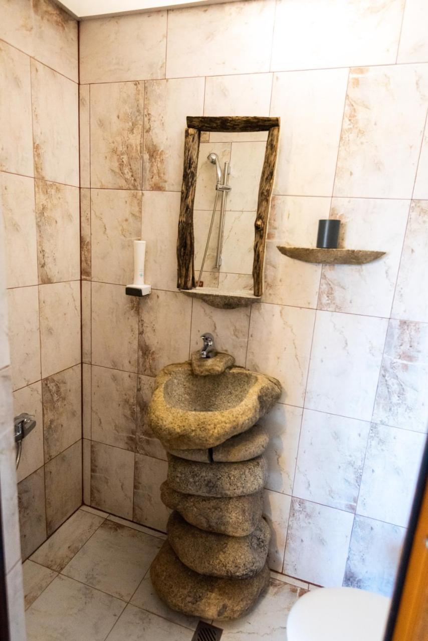 Tihiat Kut Complex Hotel Kyustendil Bagian luar foto